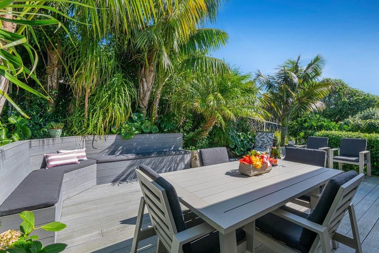 Photo of property in 19 Kahurangi Place, Snells Beach, 0920