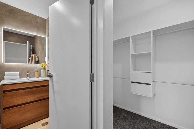 Photo of property in 29 Mirrabooka Avenue, Botany Downs, Auckland, 2010