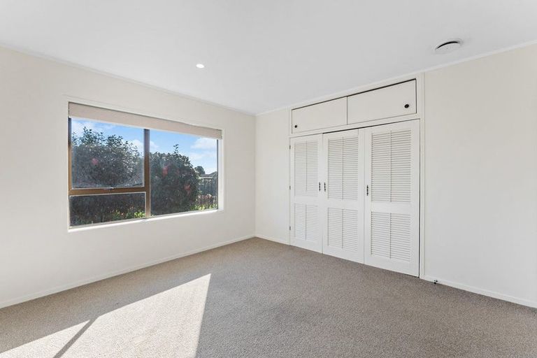 Photo of property in 21 Nevada Drive, Merrilands, New Plymouth, 4312