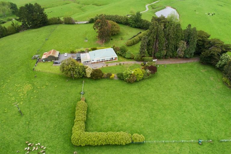 Photo of property in 375 Rangatira Road, Hunterville, 4786