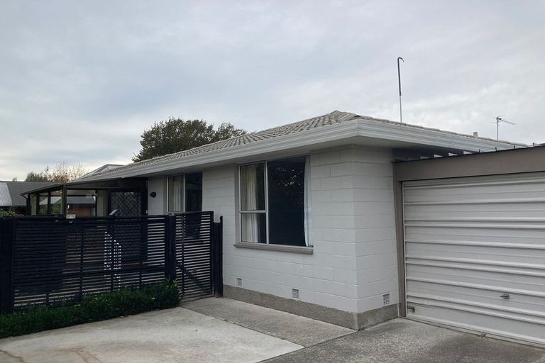 Photo of property in 50 Chipping Lane, Redwood, Christchurch, 8051