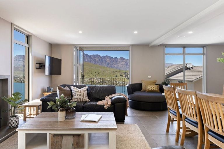 Photo of property in 6a Lancewood Lane, Queenstown, 9300