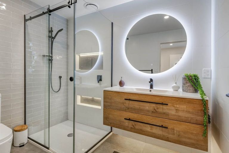 Photo of property in 111 Salamanca Road, Sunnynook, Auckland, 0620