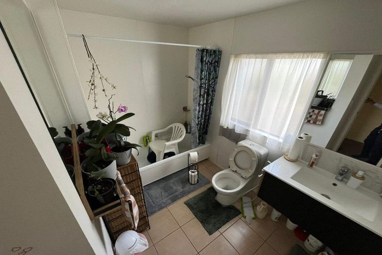 Photo of property in 28 Glengarry Road, Glen Eden, Auckland, 0602