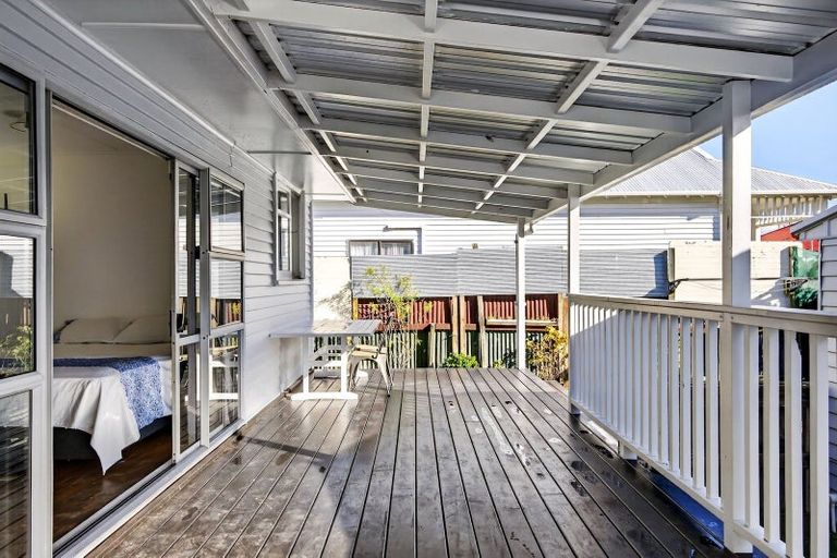 Photo of property in 5 Kara Street, Outer Kaiti, Gisborne, 4010