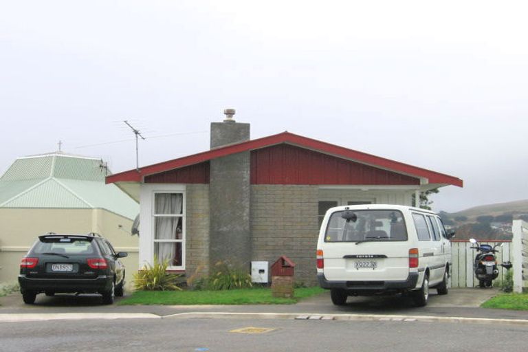 Photo of property in 17 Loasby Crescent, Newlands, Wellington, 6037