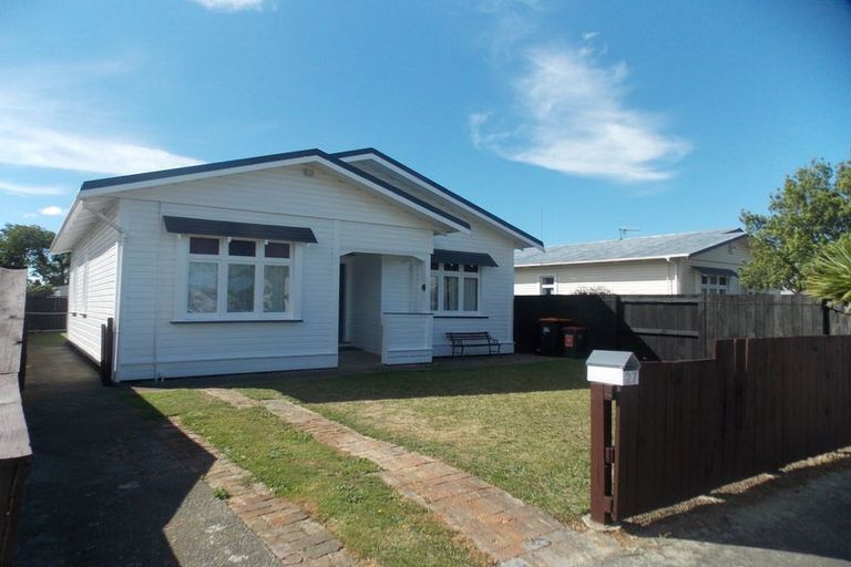 Photo of property in 27 Chelwood Street, Takaro, Palmerston North, 4412