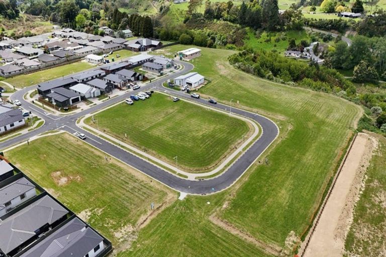 Photo of property in 4 Tasker Crescent, Pyes Pa, 3112