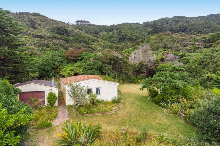 Photo of property in 41 Gardiner Grove, Wainuiomata, Lower Hutt, 5014