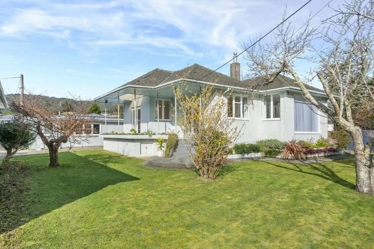 Photo of property in 21 Rawhiti Street, Stokes Valley, Lower Hutt, 5019