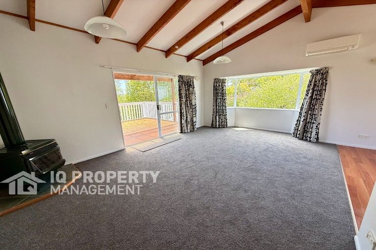 Photo of property in 452 Don Buck Road, Massey, Auckland, 0614