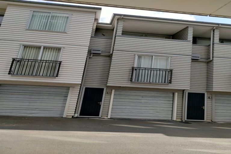 Photo of property in 4 Alloway Street, Westgate, Auckland, 0614