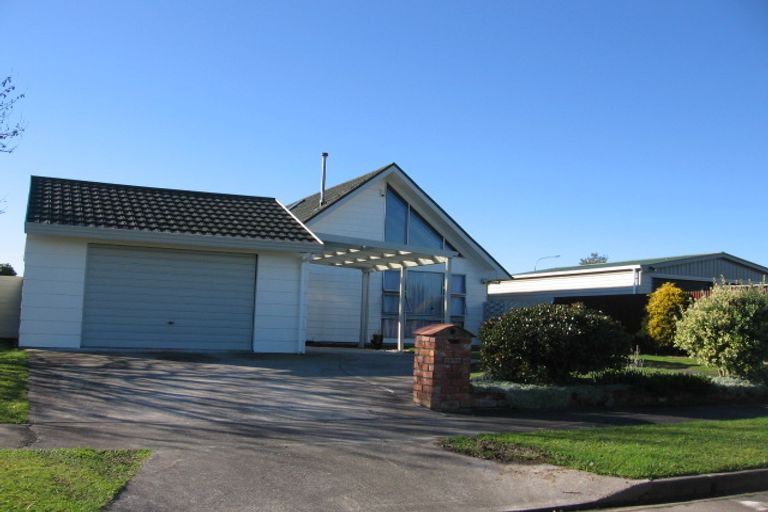 Photo of property in 11 Essex Place, Milson, Palmerston North, 4414