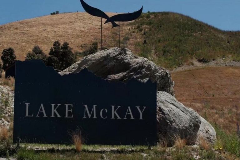 Photo of property in 19 Lake Mckay Drive, Luggate, 9382