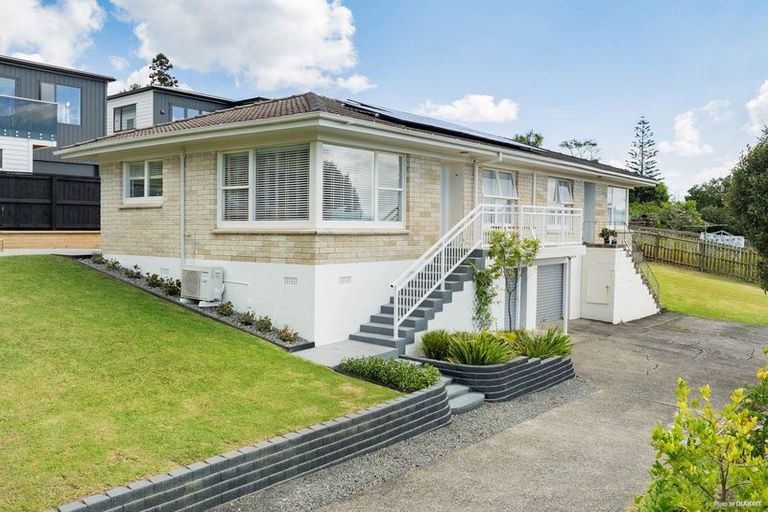 Photo of property in 2/3 Cheryl Place, Hillcrest, Auckland, 0627