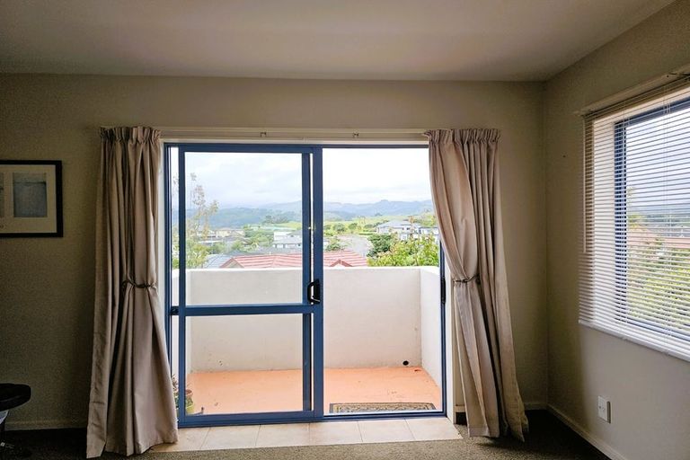 Photo of property in 7 Lanyon Place, Whitby, Porirua, 5024