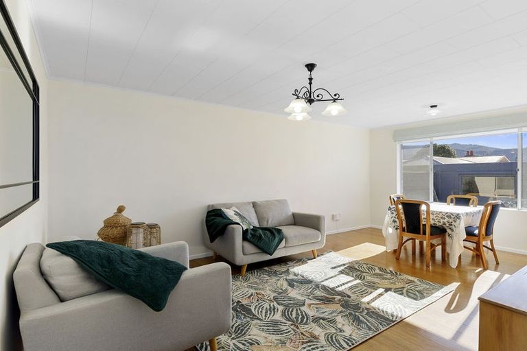 Photo of property in 2/32 Ararino Street, Trentham, Upper Hutt, 5018