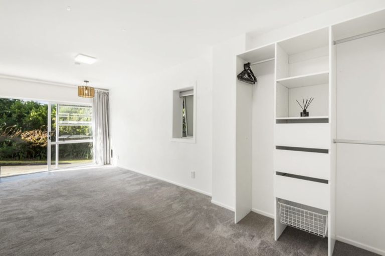 Photo of property in 1/27 Sandown Road, Rothesay Bay, Auckland, 0630