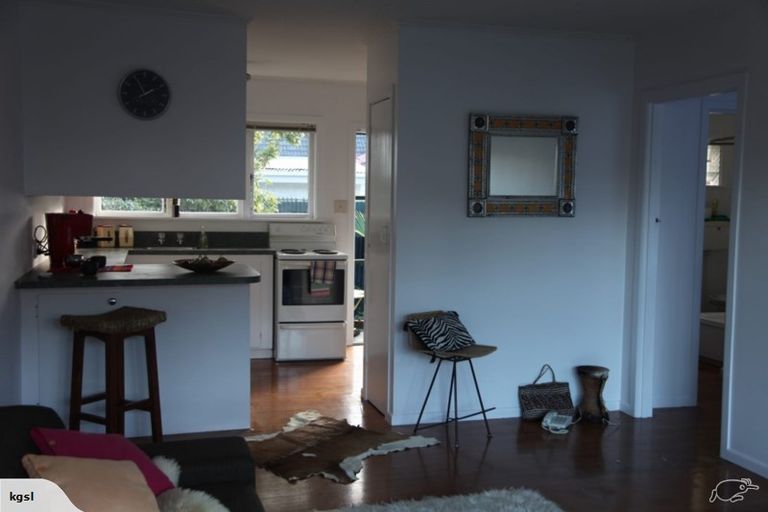 Photo of property in 24 Grendon Road, Titirangi, Auckland, 0604