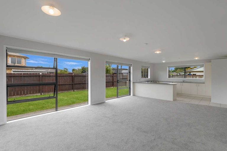 Photo of property in 19 Aitkenhead Court, Parakai, 0830
