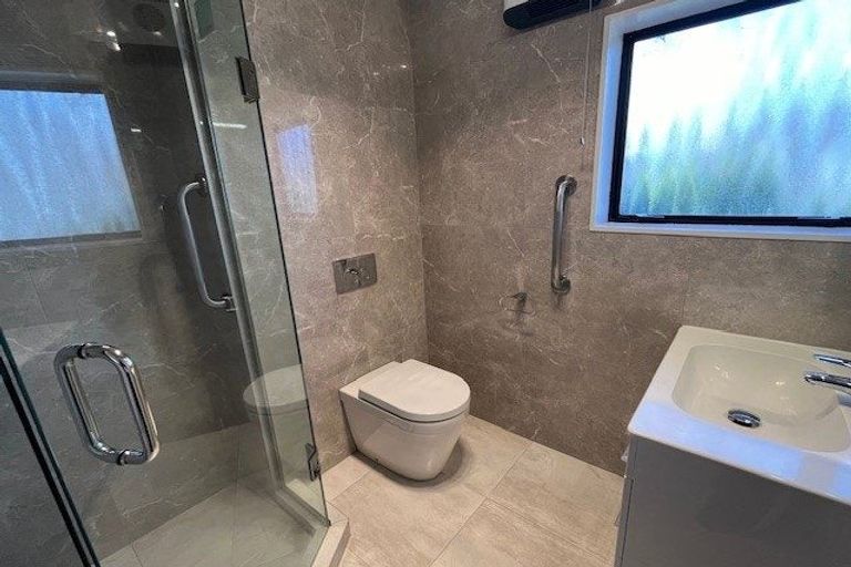 Photo of property in 2/170 Bucklands Beach Road, Bucklands Beach, Auckland, 2012