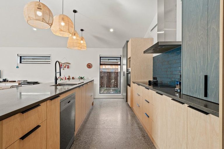 Photo of property in 32 Corriedale Road, Jacks Point, 9371