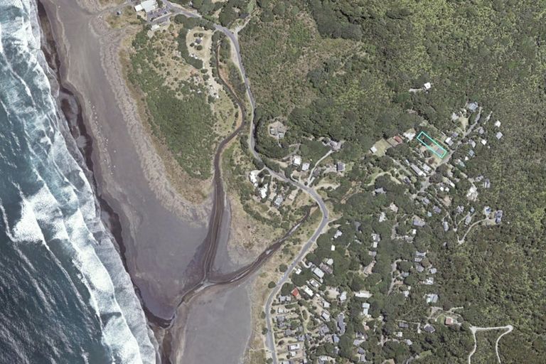 Photo of property in 118 Garden Road, Piha, 0772