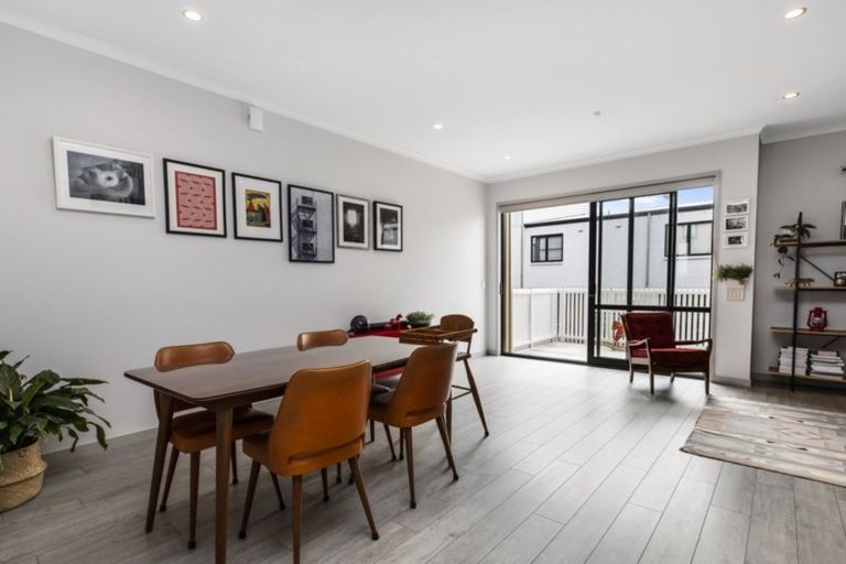 Photo of property in 10 Pheasant Lane, Hobsonville, Auckland, 0616