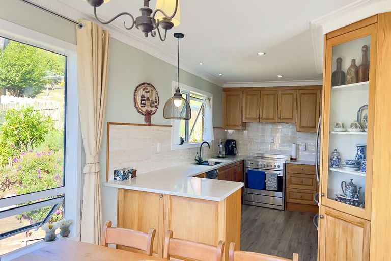 Photo of property in 32 Barberton Terrace, Red Hill, Papakura, 2110