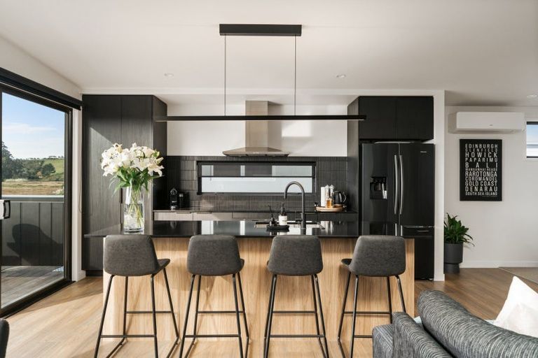 Photo of property in 31 Hinaki Street, Poike, Tauranga, 3112