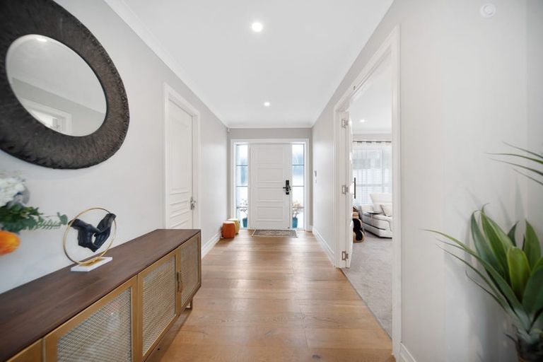 Photo of property in 2 Bela Vista Boulevard, Swanson, Auckland, 0614