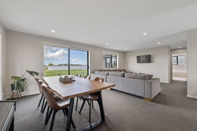 Photo of property in 10 Bianca Crescent, Stratford, 4332