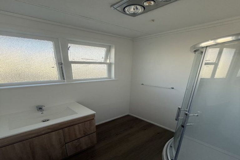 Photo of property in 2 Old Wairoa Road, Papakura, 2110