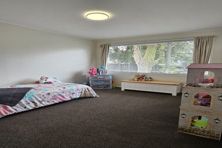 Photo of property in 30 Hyperion Drive, Randwick Park, Auckland, 2105