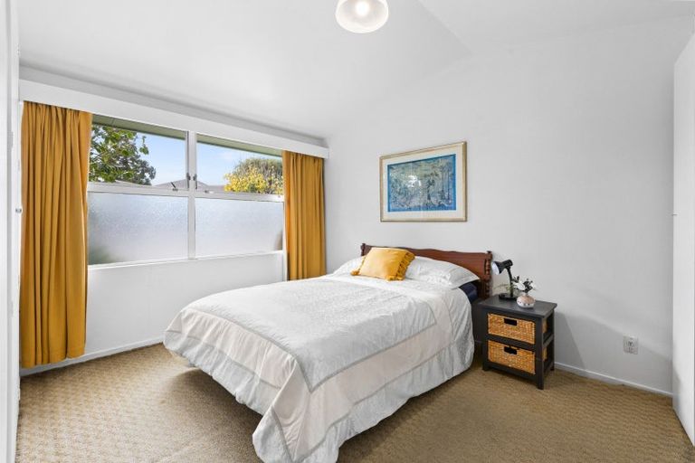 Photo of property in 12 Saint Hill Lane, Havelock North, 4130