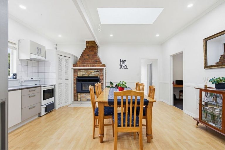 Photo of property in 6 Hull Road, Waiuku, 2123