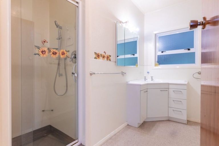 Photo of property in 18 Richardson Street, Woodville, 4920