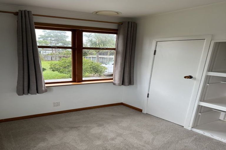 Photo of property in 660 Te Atatu Road, Te Atatu Peninsula, Auckland, 0610