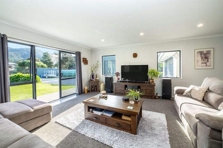 Photo of property in 5523 Masterton Castlepoint Road, Tinui, Masterton, 5889