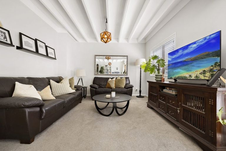 Photo of property in 3/1 Mulberry Place, Glenfield, Auckland, 0629