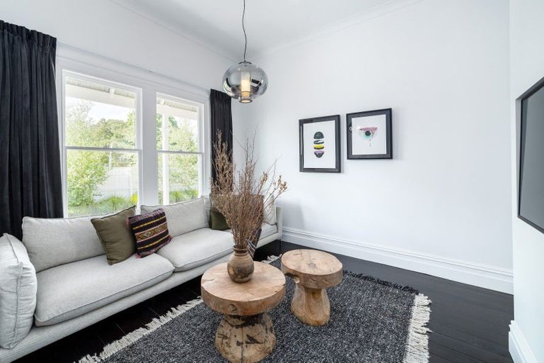 Photo of property in 250 Main Street, Greytown, 5712