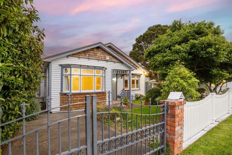 Photo of property in 284 Waiwhetu Road, Fairfield, Lower Hutt, 5011