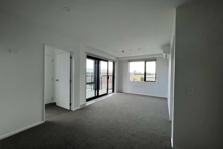 Photo of property in 102/28c Eileen Newey Place, Henderson, Auckland, 0612