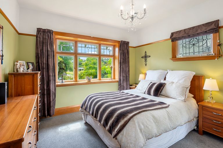 Photo of property in 4 Valley Road, Cashmere, Christchurch, 8022