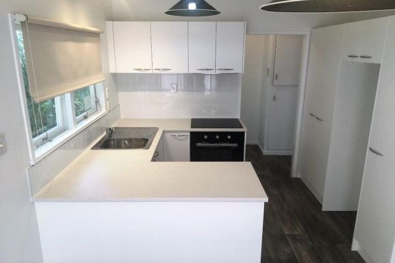 Photo of property in 147 Eskdale Road, Birkdale, Auckland, 0626