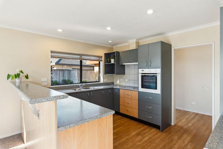Photo of property in 32 Monarch Place, Paraparaumu Beach, Paraparaumu, 5032