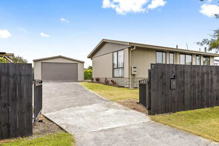 Photo of property in 7 Starforth Place, Henderson, Auckland, 0612