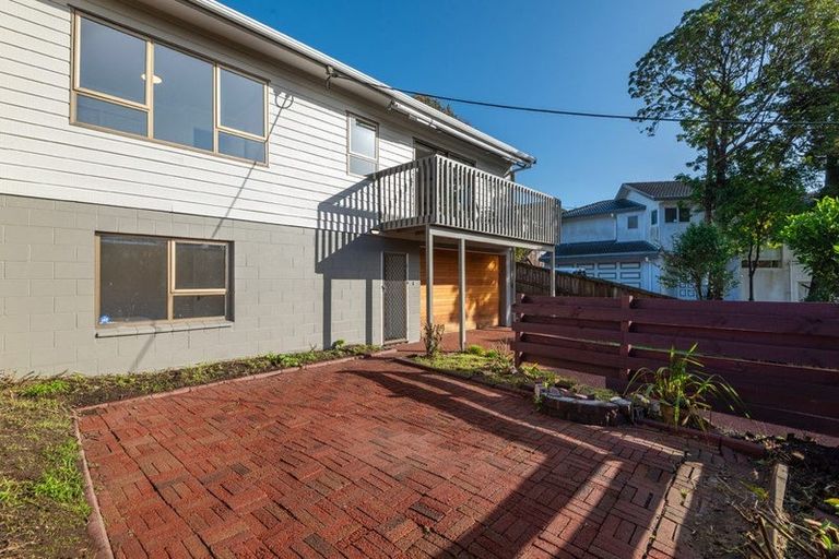 Photo of property in 1/193 East Coast Road, Castor Bay, Auckland, 0620