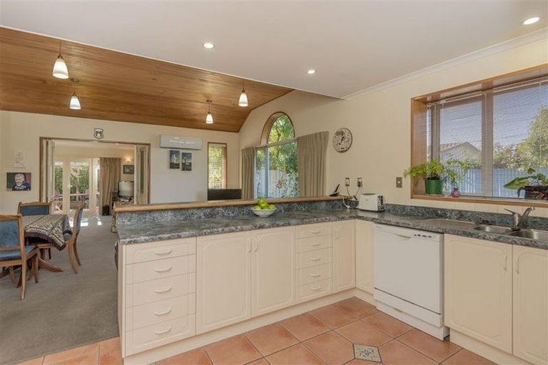 Photo of property in 182 Cashmere Road, Hoon Hay, Christchurch, 8025