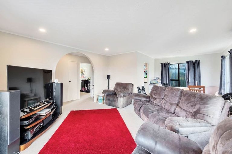 Photo of property in 21 Crosby Road, West Harbour, Auckland, 0618